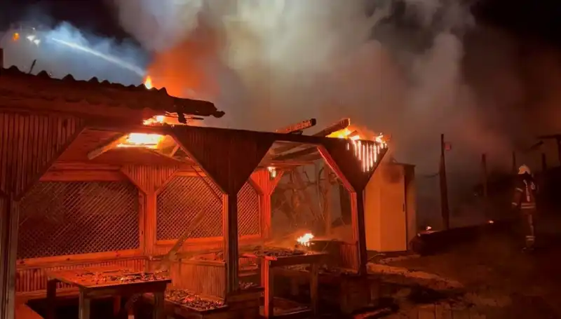 Şile'deki Altı Gözleme Restoranı Yangında Kül Oldu