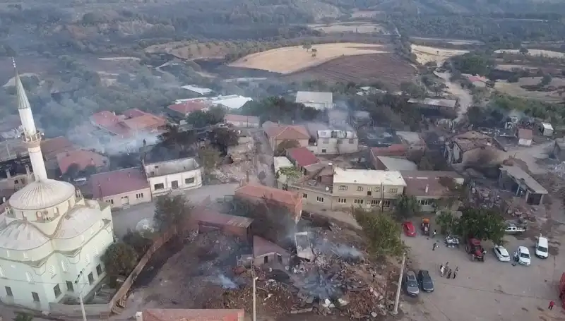 Çanakkale'de Orman Yangını, Havadan Görüntülenen Yıkım Şok Etti