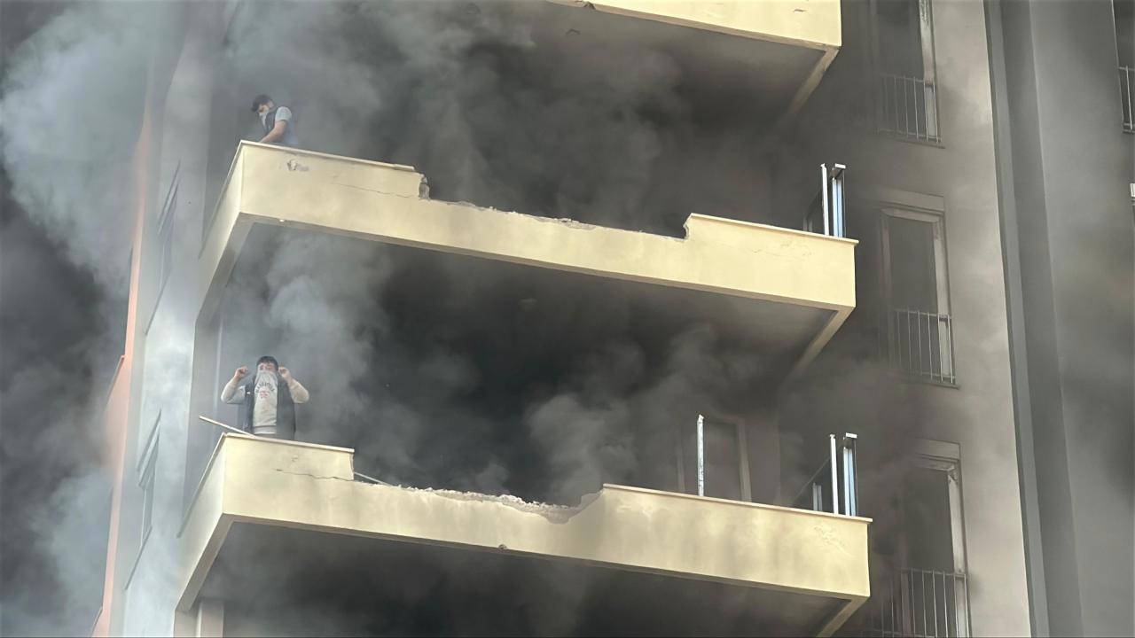 Antalya Otelinde Çıkan Yangın Paniğe Neden Oldu