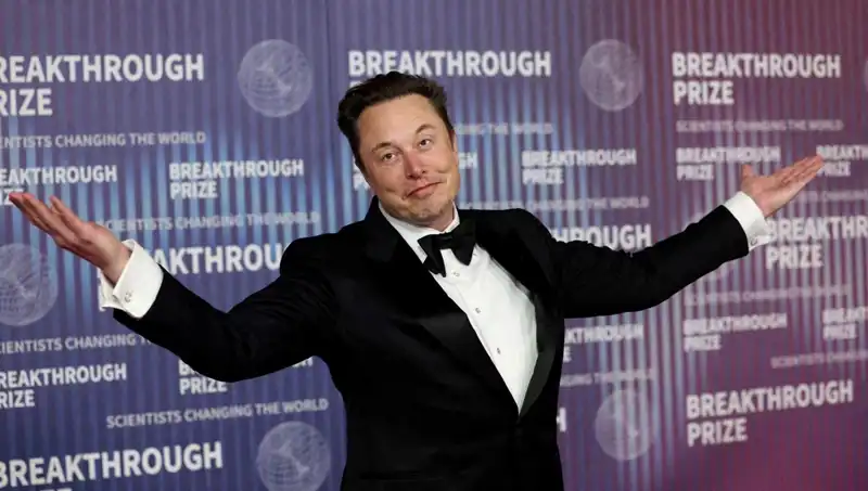 Elon Musk'tan Çarpıcı Duyuru: X, Yeni Mesajlaşma Uygulamasıyla Flört Sitesine Mi Dönüşüyor?