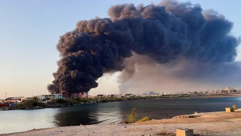 Port Sudan'da Şiddetli Patlamalar: Havalimanı ve Ordu Üssü Hedef Alındı