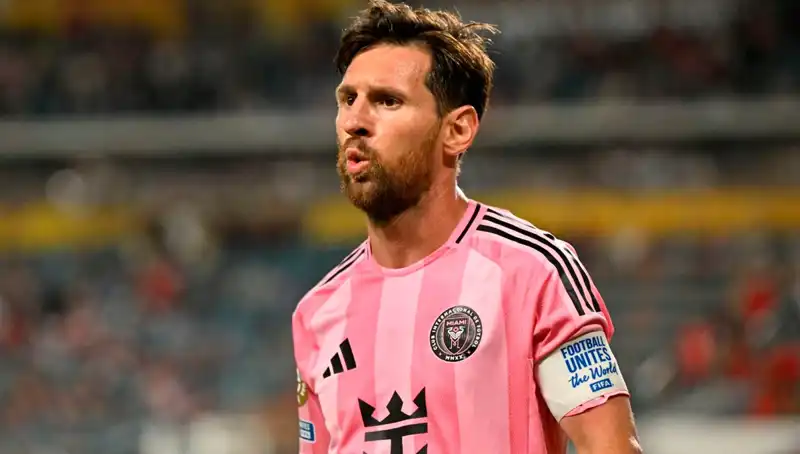 Messi’nin Yeni Takımında Beraberlik: Son Dakika Şutu Direkten Döndü