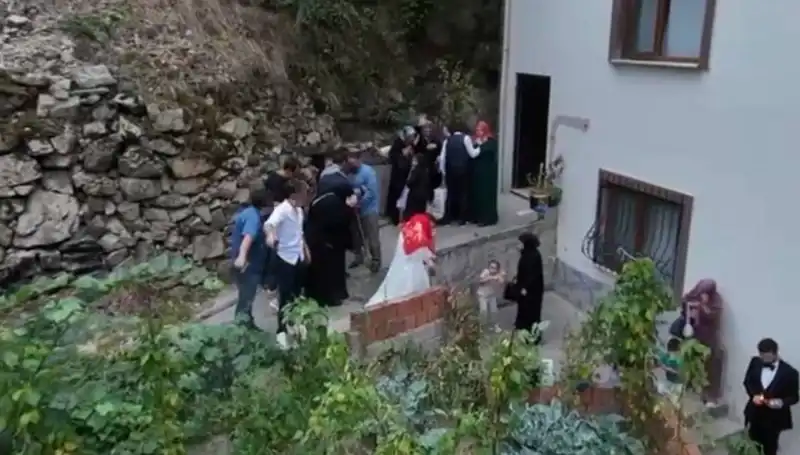 Kanlı Düğün Geceyi Kararttı: Kurşunlar Hedef Aldı, Kaçış Anı Kameralara Yansıdı