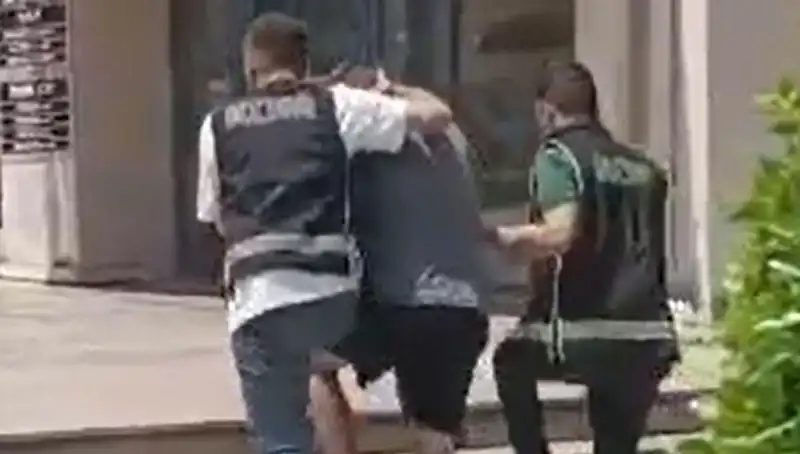 Sahte Dövizle Alışveriş Yapan Turist Sınır Dışı Edildi: Olayın Ayrıntıları Neler?