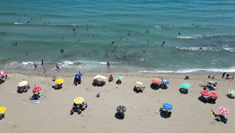 Tekirdağ’da Sıcak Havanın Etkisiyle Plajlar Dolu, Ferahlamak İçin İnanılmaz Yoğunluk