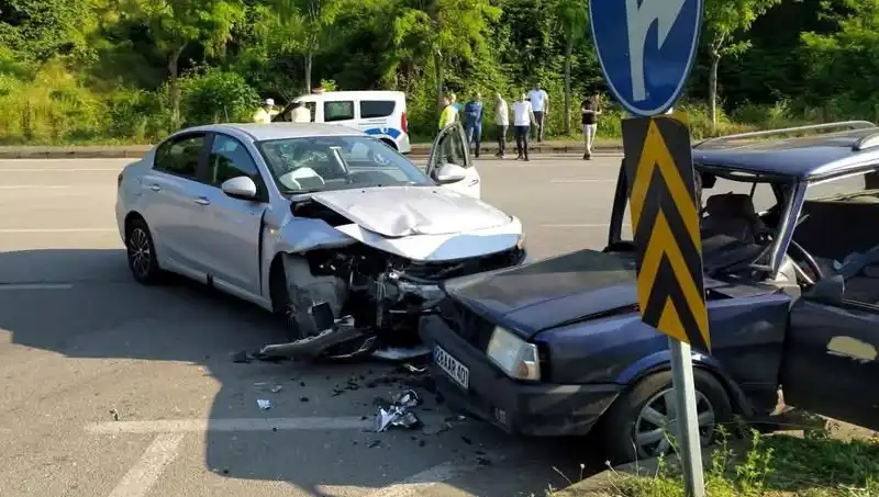 Görele’de Feci Kaza: Sürücü Araç Camından Fırladı, Olayın Detayları Şoke Etti