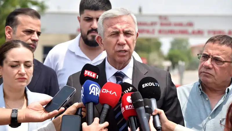 Mansur Yavaş, Muhittin Böcek'i Ziyaret Etti: İşbirlikleri ve Gelecek Planları Tartışıldı