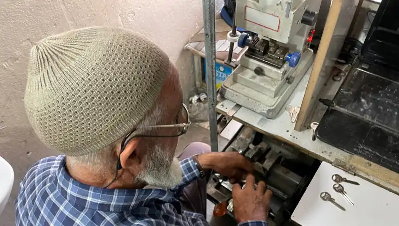 28 Yılda 4 Metrekarelik Dükkan Hayalini Gerçeğe Dönüştürdü