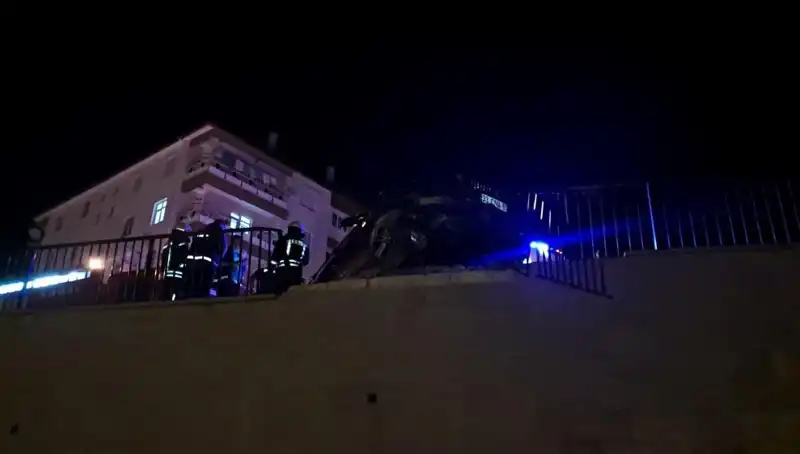 Kontrolden Çıkan Araç Bariyerlere Çarptı, Duygusal Anlar Yaşandı
