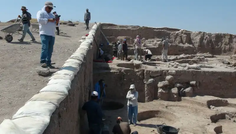 Oylum Höyük'teki Kazı Çalışmaları: Sıcak Havaya Rağmen Keşifler Devam Ediyor