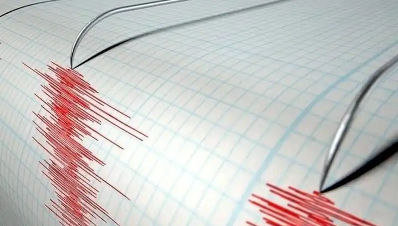 Akdeniz'de 3.8 Büyüklüğünde Deprem: Tsunami Tehlikesi Var mı?
