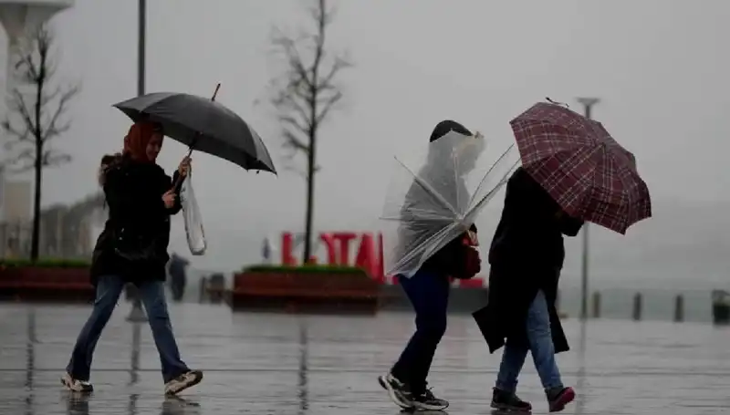 Meteorolojiden İki Bölgeye Kuvvetli Sağanak Yağış Uyarısı