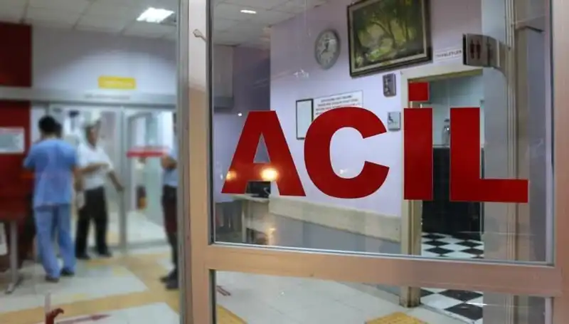 Burdur’da Bıçaklı Kavga: Sokak Ortasında Gergin Anlar ve Yaralı