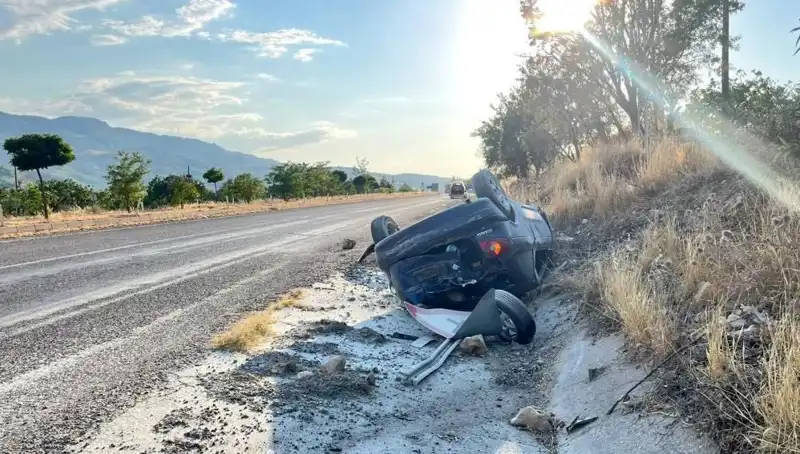 Adıyaman'da Mahsur Kalan Otomobil Takla Attı, Kaza Anı Korkuttu