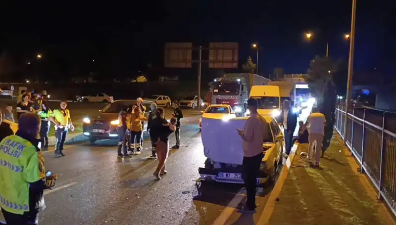 Otoyolda Kuralsız Geri Dönüş: İki Çocuk ve İki Yetişkin Yaralı