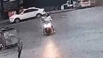 İstanbul'da Alışveriş Merkezine Ateş Açıldığı İddia Edildi