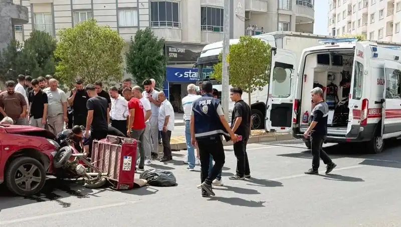 Mardin'de Feci Trafik Kazası: İki Kişi Yaralandı, Olay Yerinde Panik!