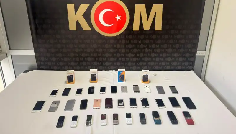 37 Gümrük Kaçağı Cep Telefonu Ele Geçirildi: Detaylar Ortaya Çıktı