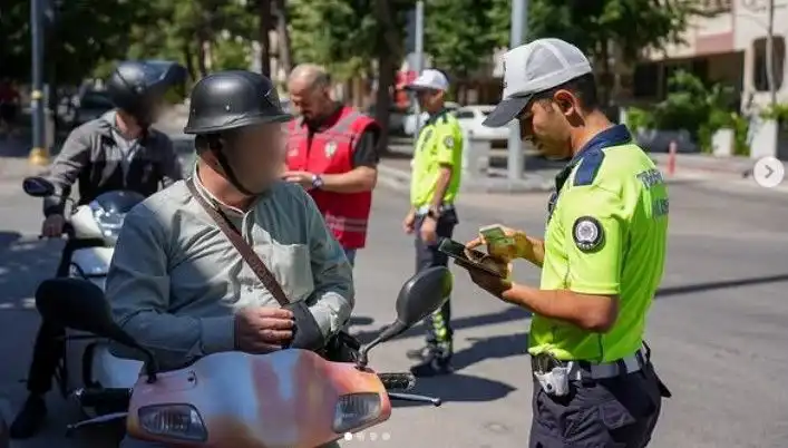 Isparta'da Trafik Denetimleri Sıkılaşırken Güvenli Yolculuk İçin Alınan Önlemler Artıyor