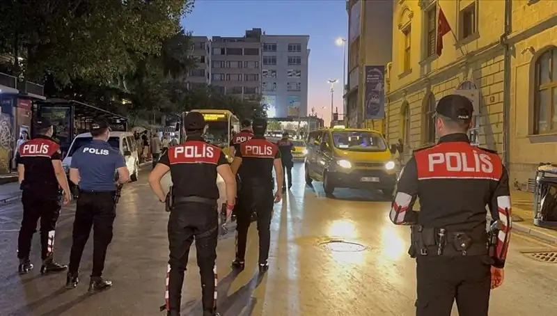 Megakentte Aniden Patlak Veren Gözaltılar: 4 Saatte Yüzlerce Tutuklama