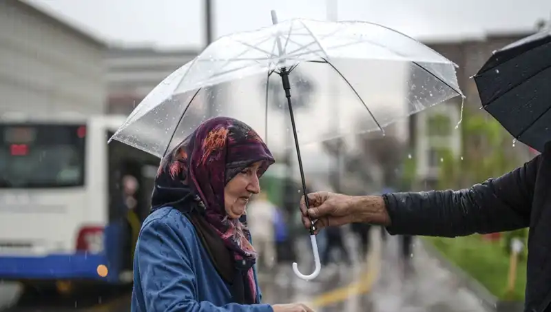 Tüm Ülke Boyunca Gök Gürültülü Sağanak Yağışların Beklendiği Bugün Hava Durumu