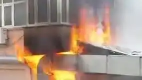 İstanbul’un Göbeğinde Kafede Yangın: Alevlerle Mücadele Devam Ediyor!