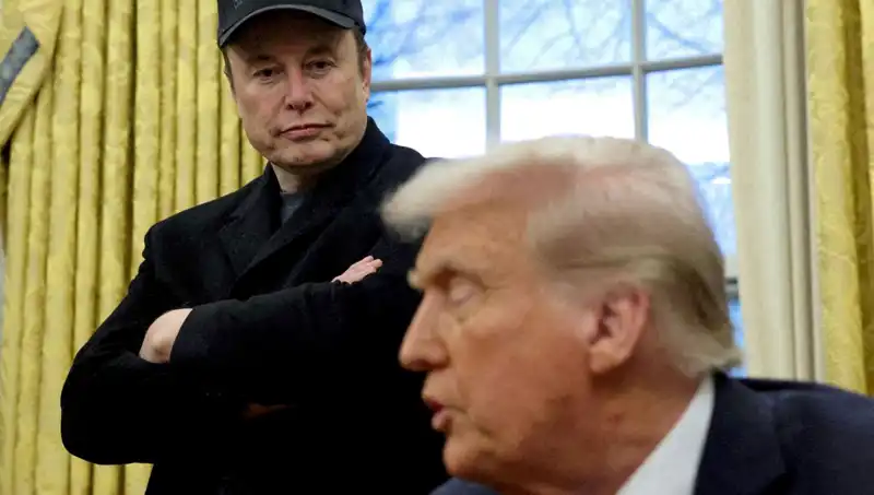 Elon Musk, Trump Kabinesinden Ayrıldı: Gelecek İçin Yeni Adımlar mı Atıyor?