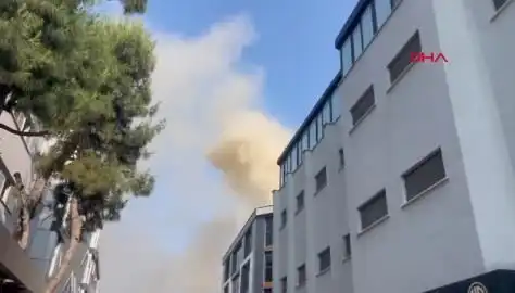 İstanbul'da 4 Katlı İş Merkezinde Yangın: Korkutan Anlar ve Müdahale Süreci