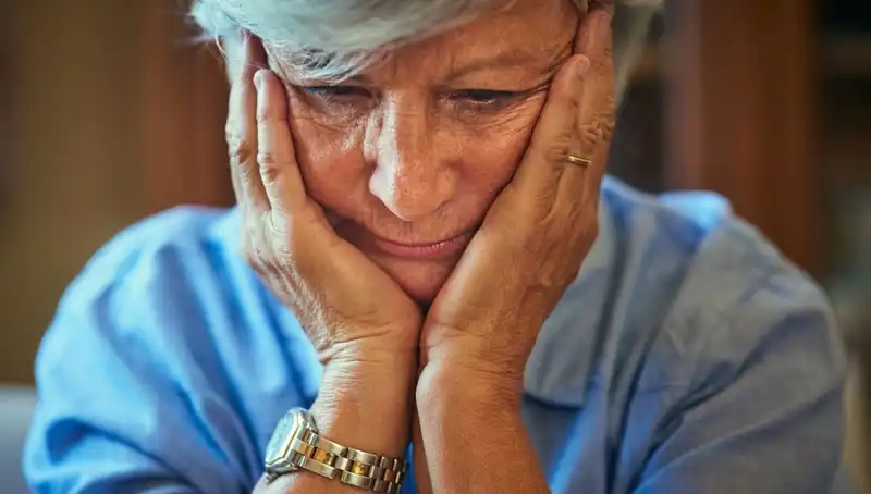 40'lı Yaşlarda Alzheimer Teşhisi: Stresle Karıştırılan Erken Uyarı İşareti